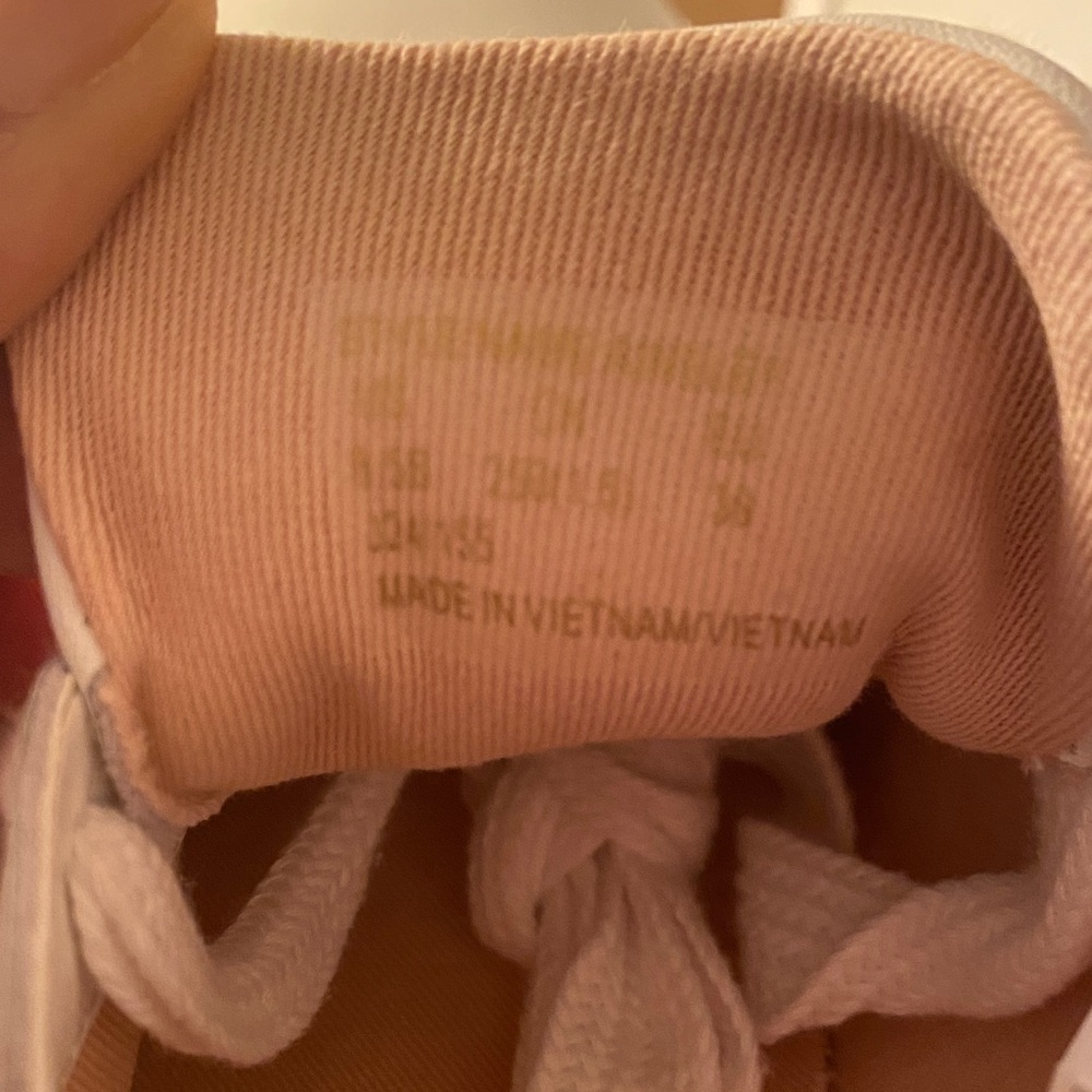 Kate Spade White and Green Casual Sneakers - Picture 9 of 9